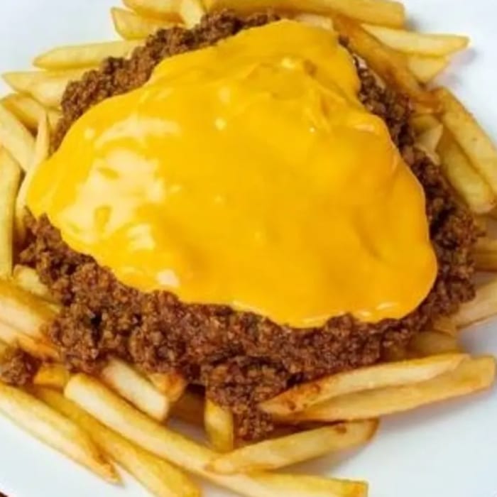 CHILI CHEESE FRIES.